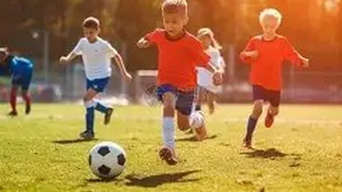 齐广璞、王心迪在自由式滑雪世界杯男子空中技巧赛中荣获冠亚军，央视新闻客户端同步报道